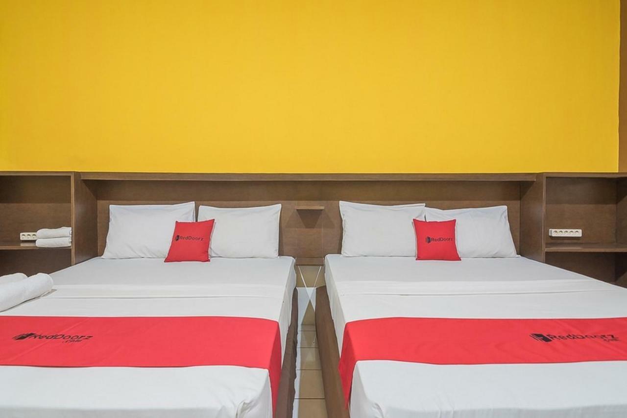 Hotel Reddoorz Near Alun Alun Subang Extérieur photo
