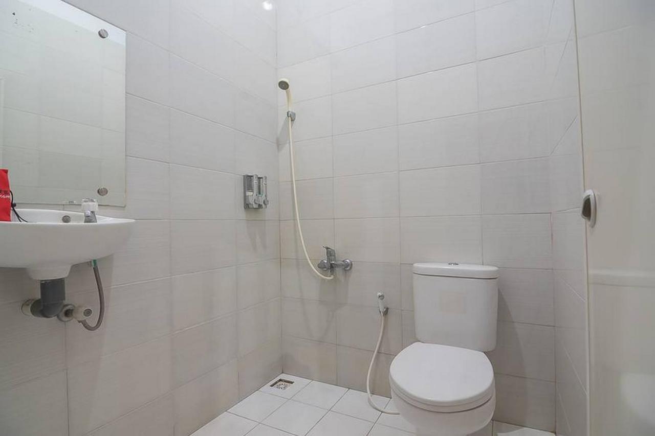 Hotel Reddoorz Near Alun Alun Subang Extérieur photo